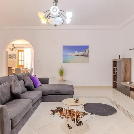 Balluta Mansions Apartment *