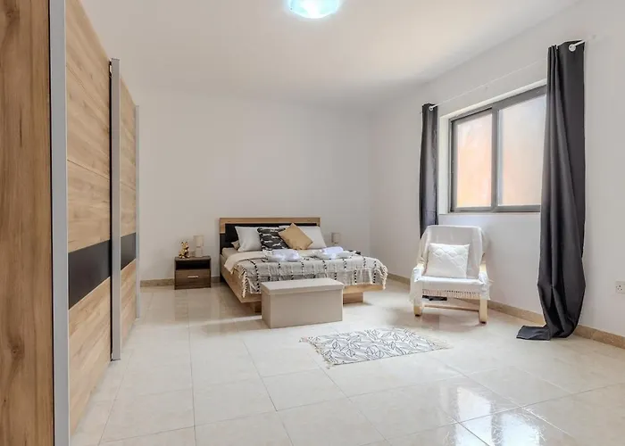 דירה Balluta Mansions