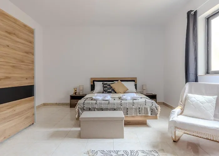 דירה Balluta Mansions *